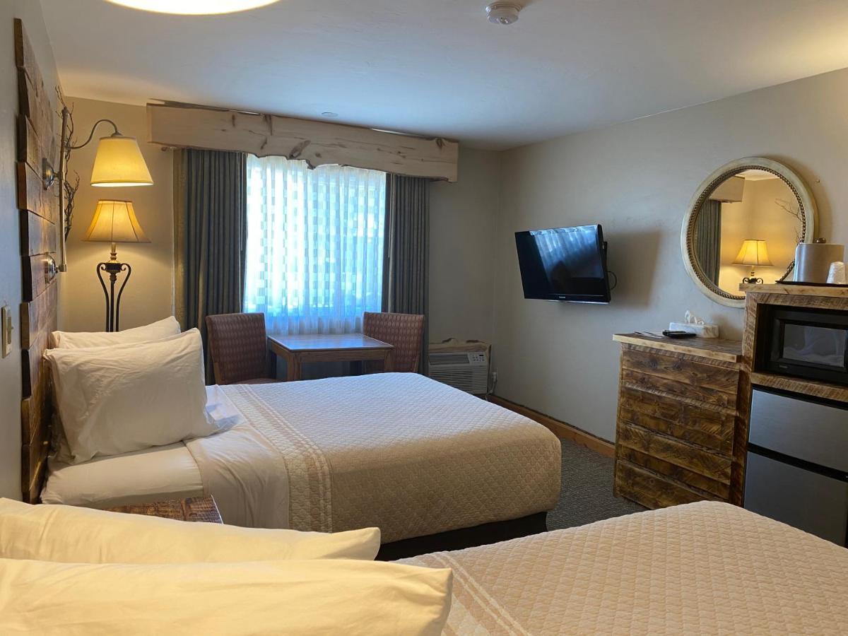 Browns Canyon Hotel 2*