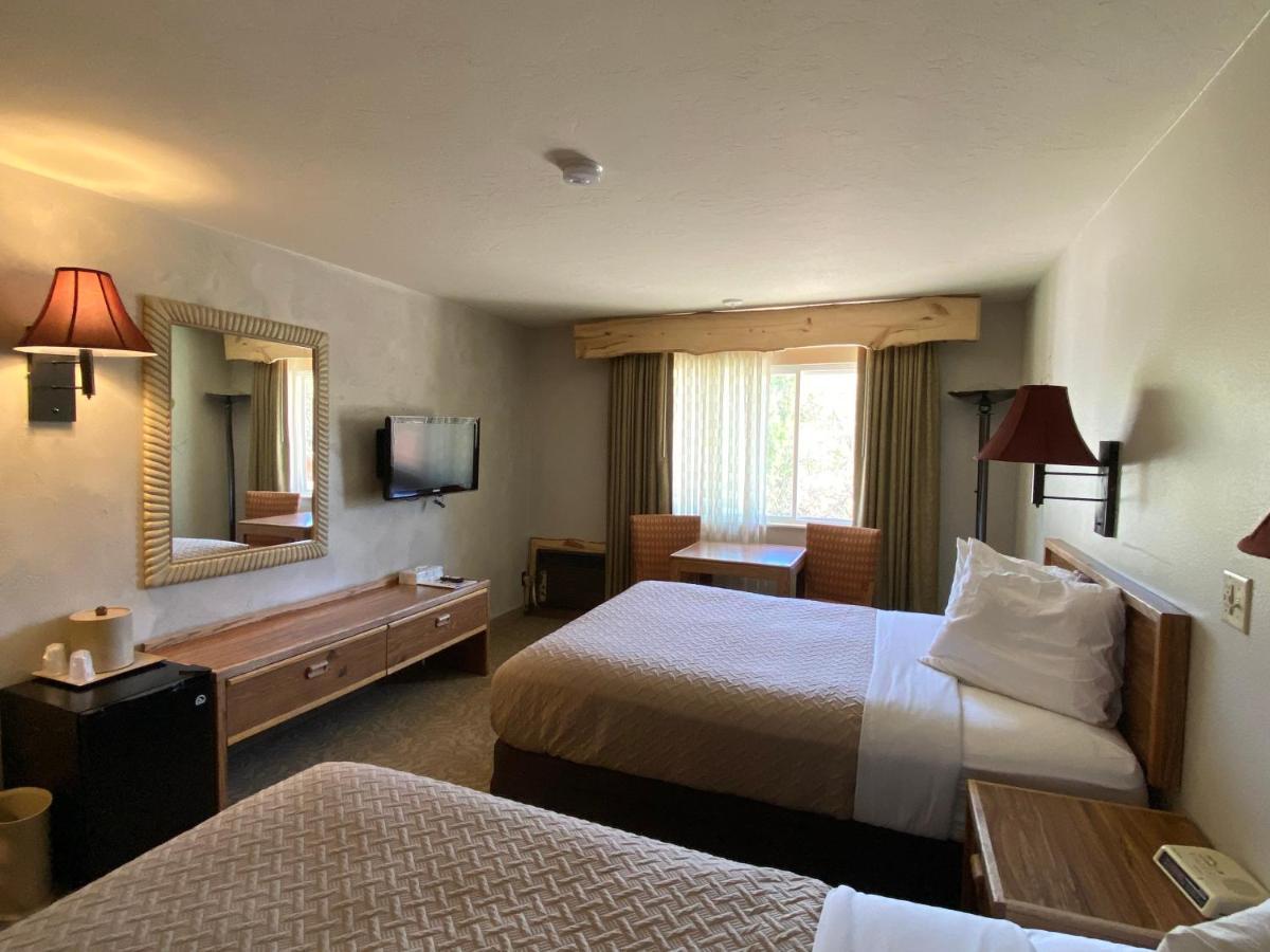 Browns Canyon Hotel 2*
